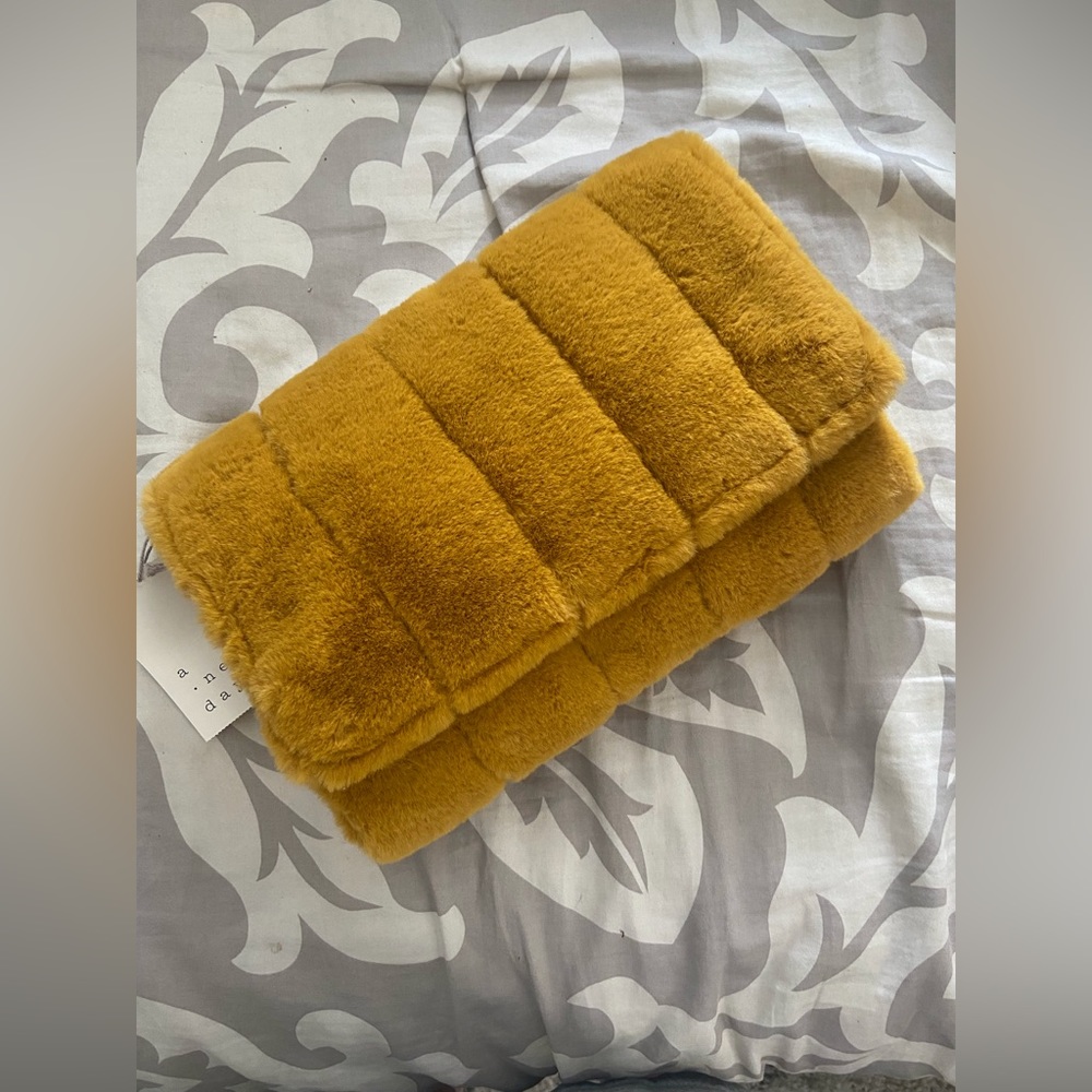 Fuzzy Clutch NWT